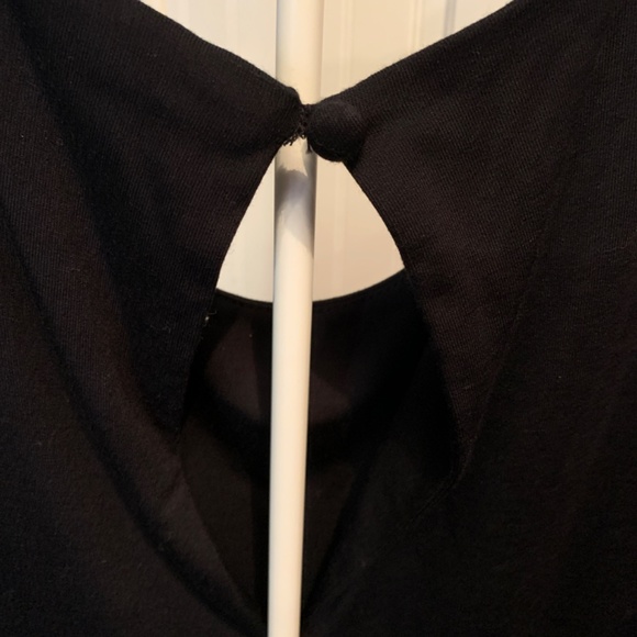 Willi Smith rayon and spandex super soft dress. Never worn - Picture 3 of 5